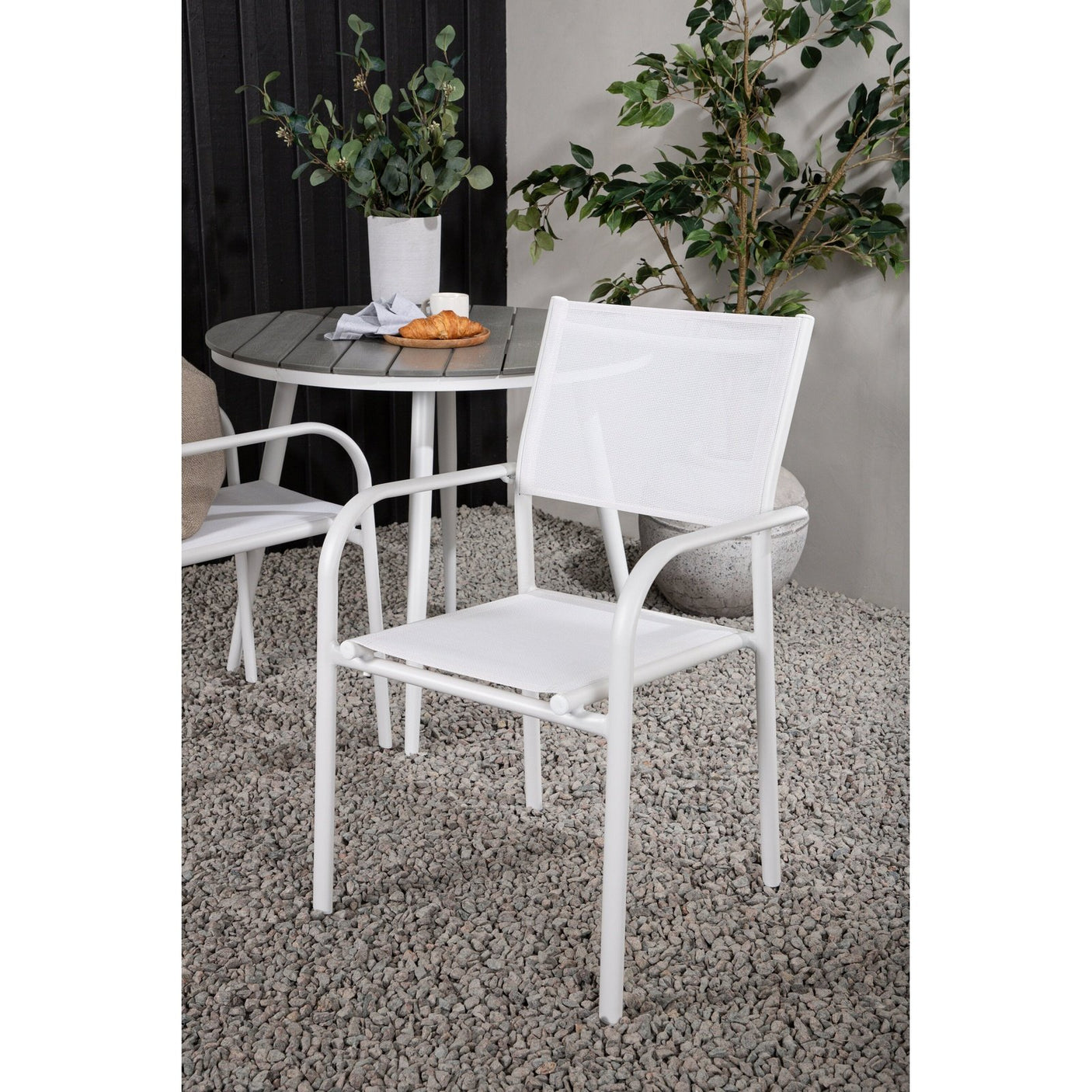 Pause Spisebord Rundt 90ø + Santorini Armstol Venture Design Spisegruppe