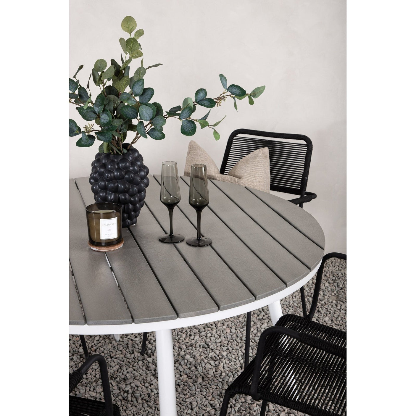 Pause Spisebord Rundt 120ø + Lindos Lenestol Venture Design Spisegruppe