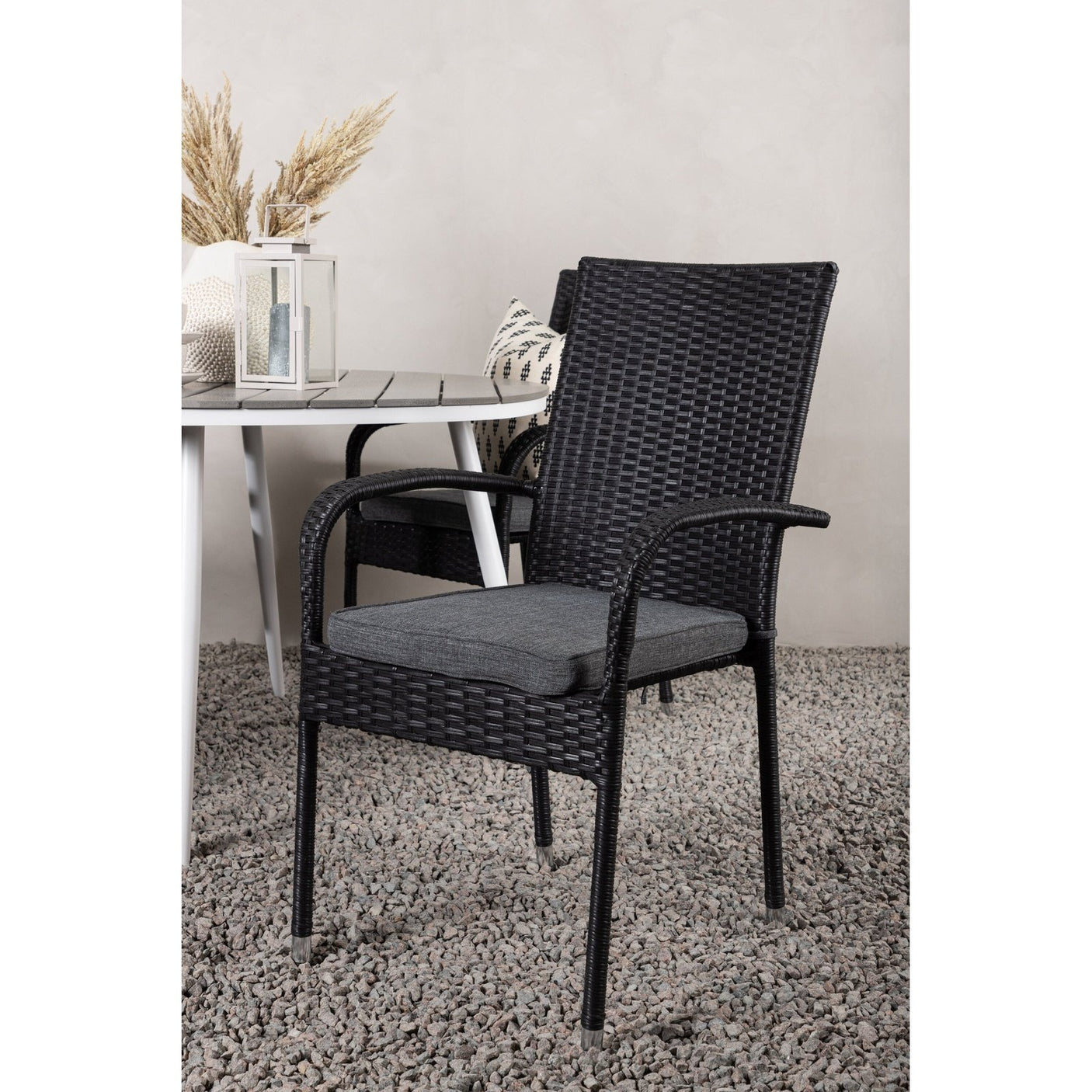 Pause Spisebord Rundt 120ø + Anna stoler Venture Design Spisegruppe