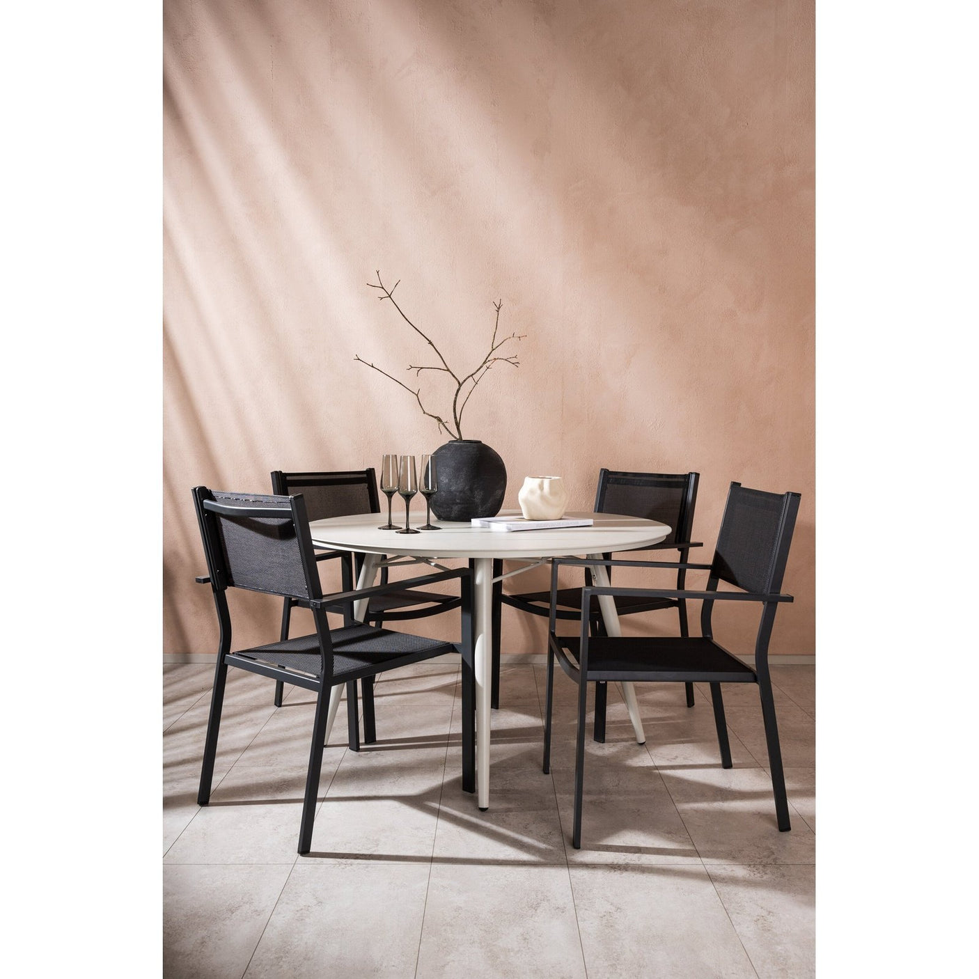 Lina spisebord Rundt120 cm + Copacabana Venture Design Spisegruppe
