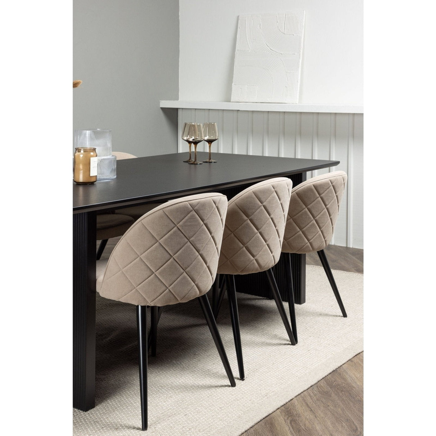 Vail spisebord + Velvet stol Venture Design Spisegruppe