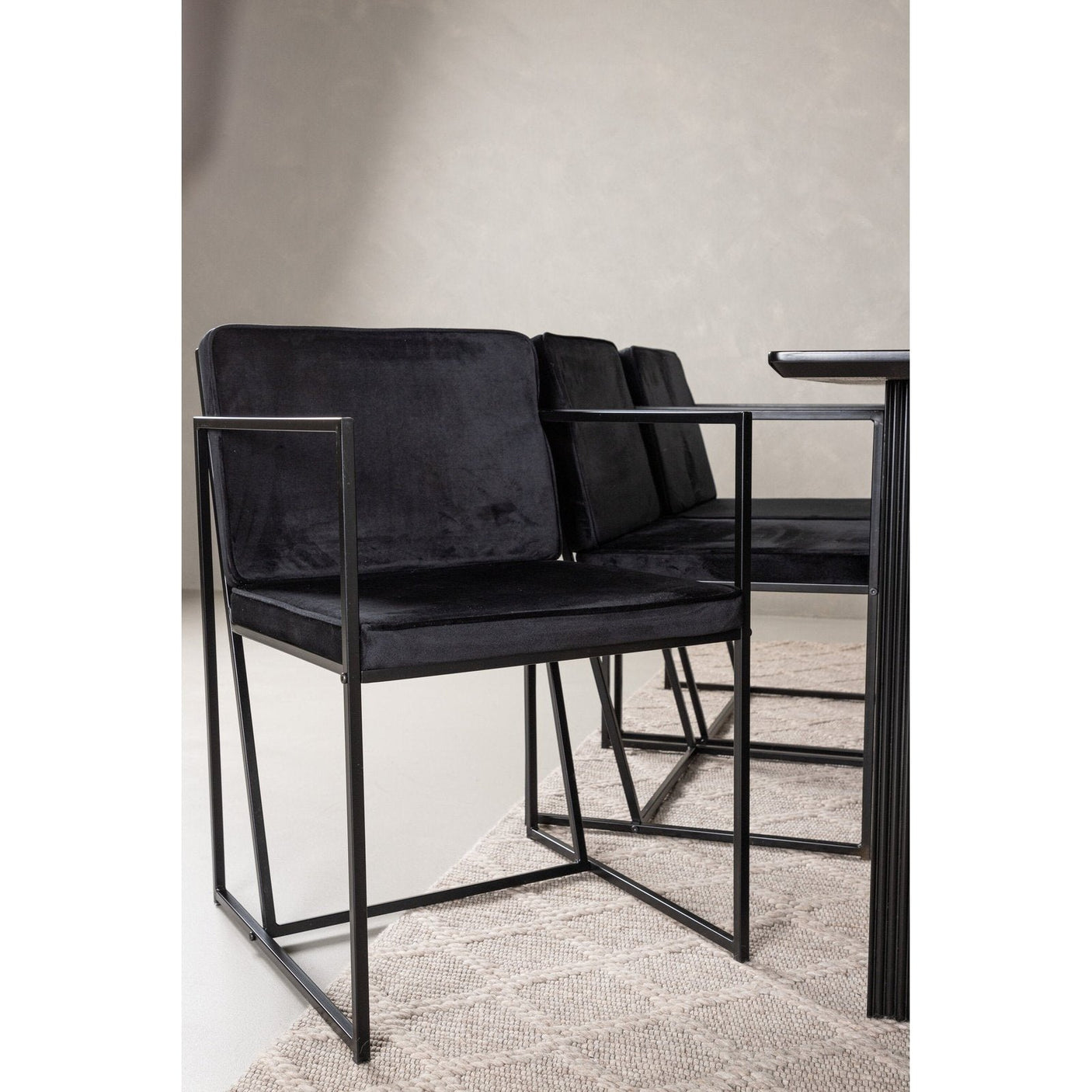 Vail spisebord + Richmond spisestoler Venture Design Spisegruppe