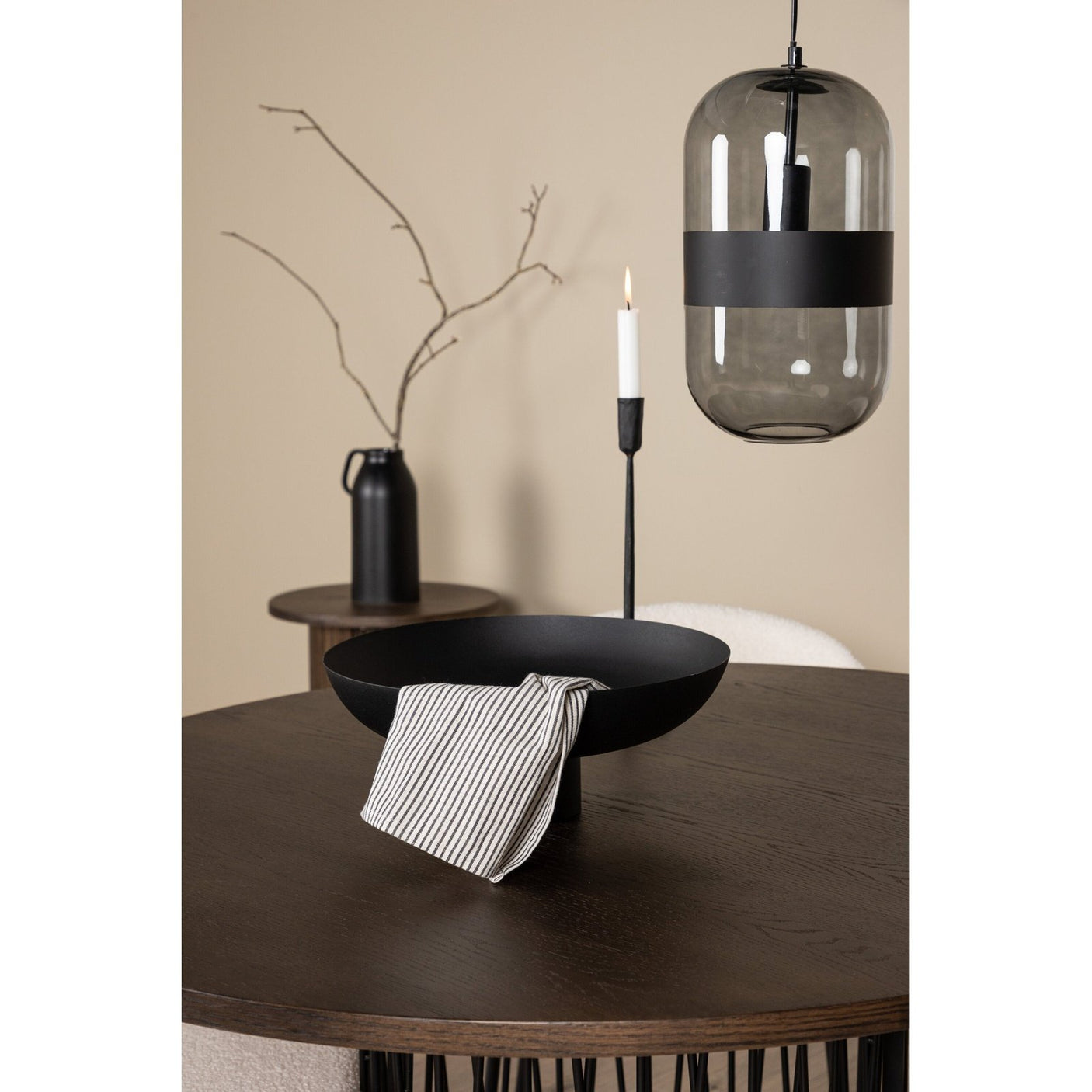 Stone round spisebord + Chico spisestoler Venture Design Spisegruppe