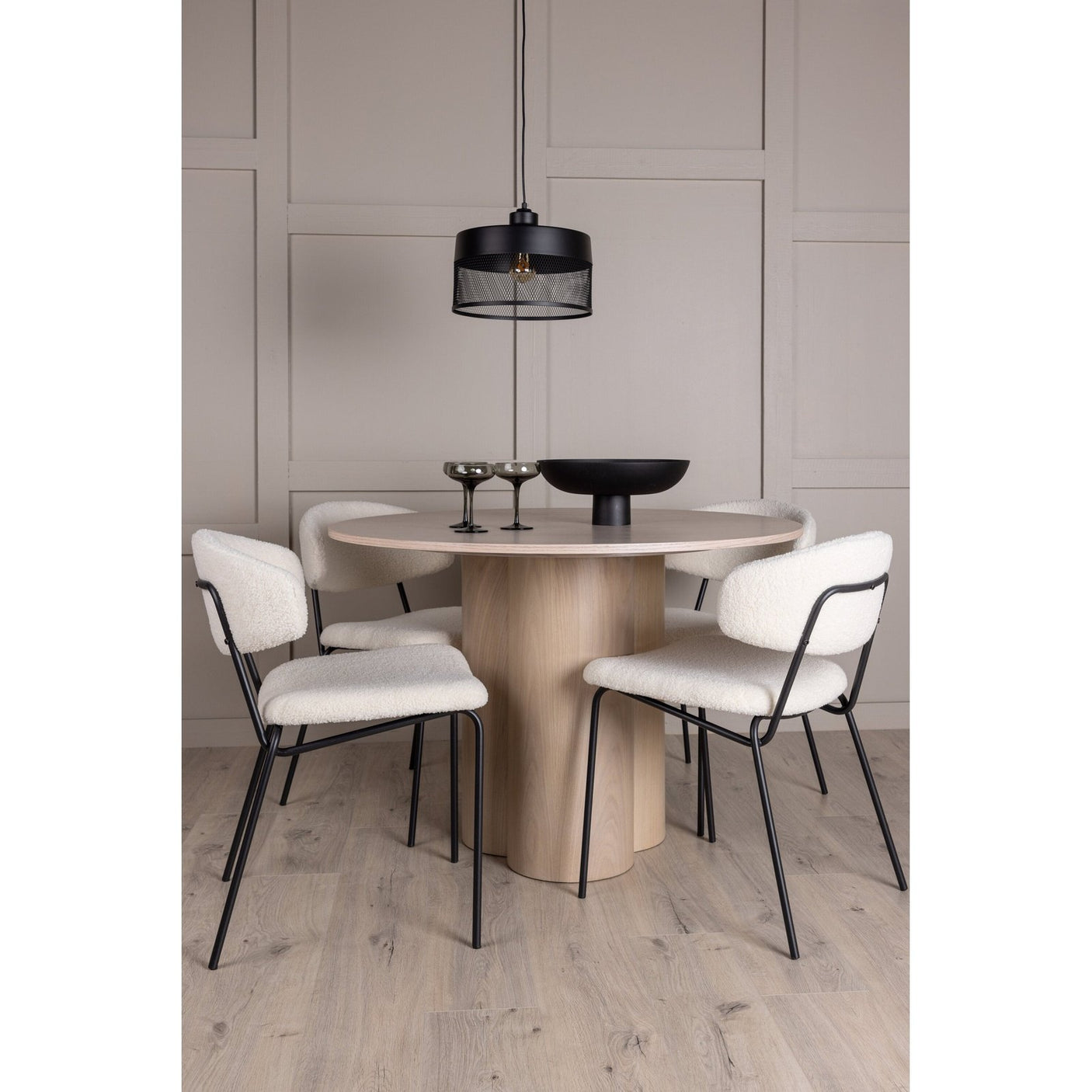 Olivia spisebord+ Chico spisestoler-/ Venture Design Spisegruppe