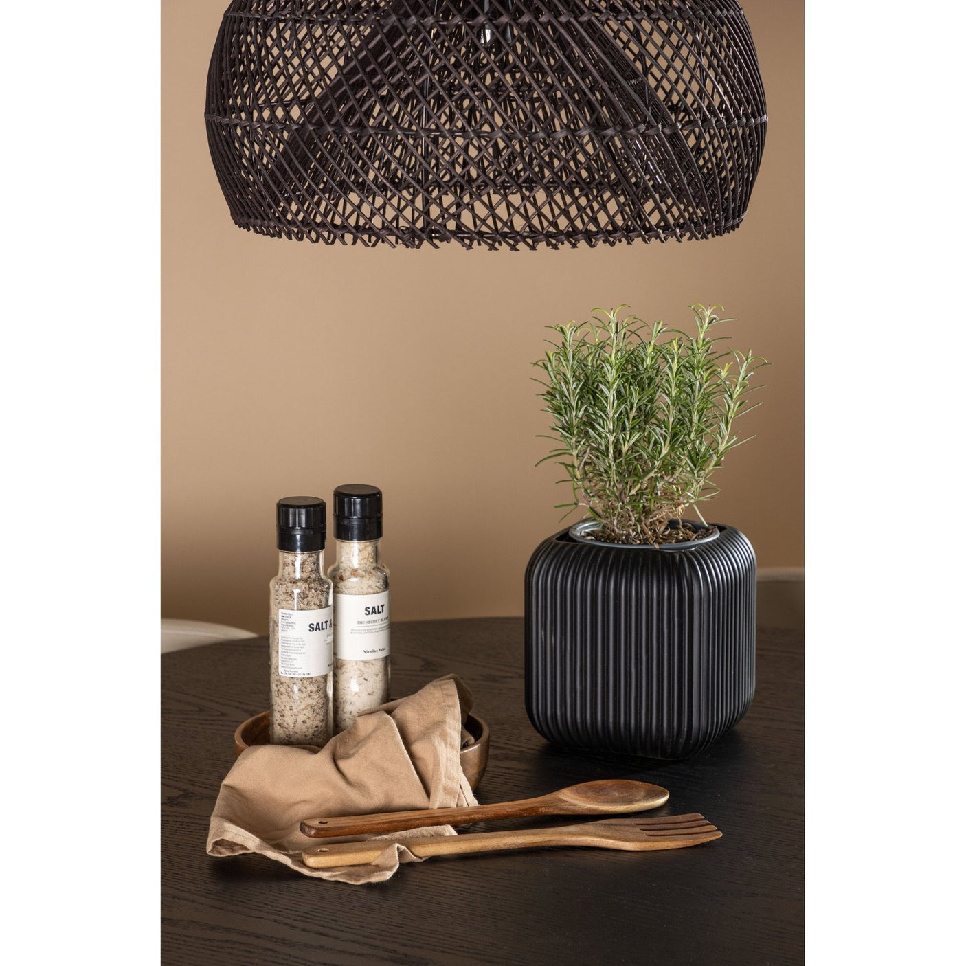 Olivia og Simrishman spisegruppe 4 stoler Venture Design Spisegruppe