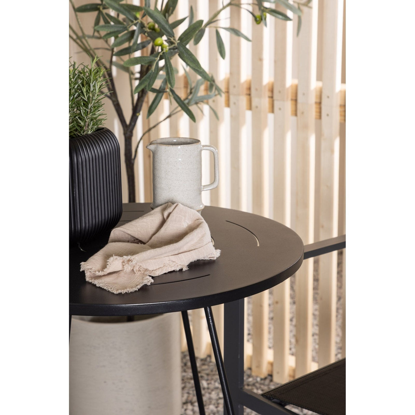Bacong Cafébord + Copacabana stablebord Venture Design Spisegruppe