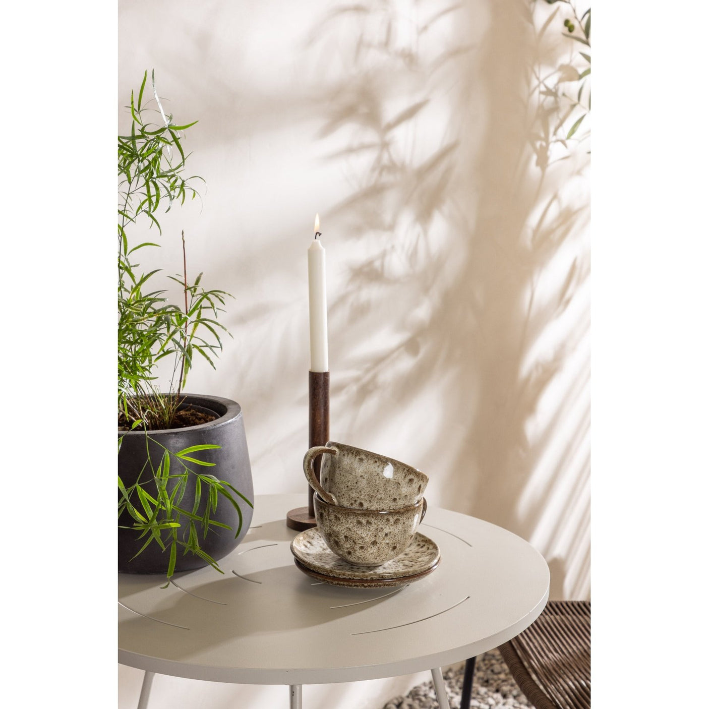 Bacong Cafébord + Lindos spisestoler Venture Design Spisegruppe