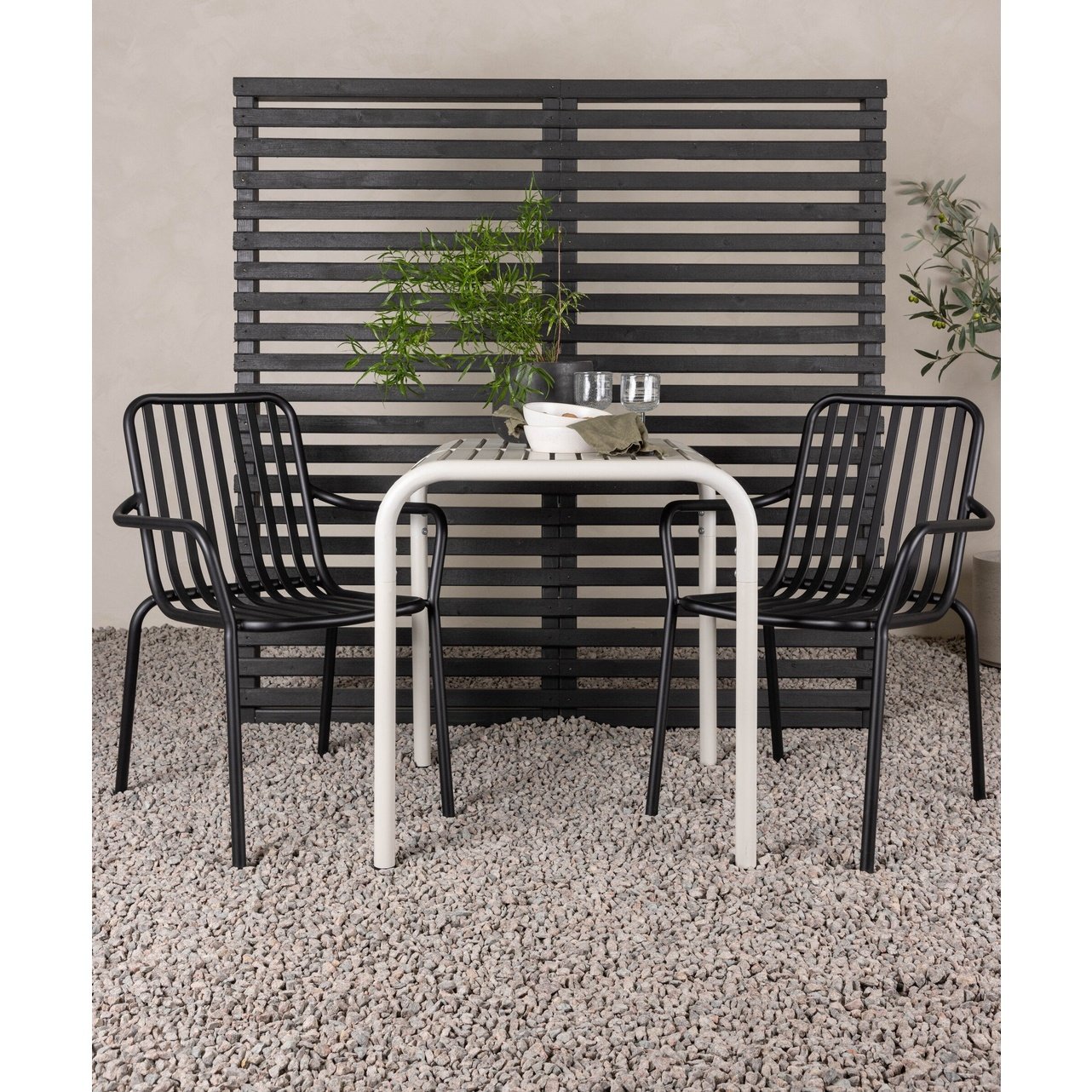 Borneo Cafébord 70*70* + Peking spisestoler Venture Design Spisegruppe