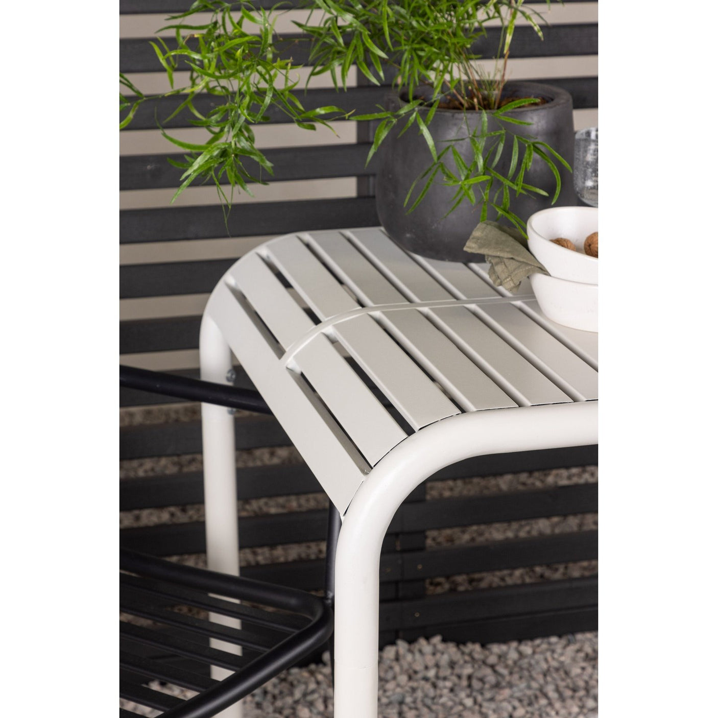 Borneo Cafébord 70*70* + Peking spisestoler Venture Design Spisegruppe