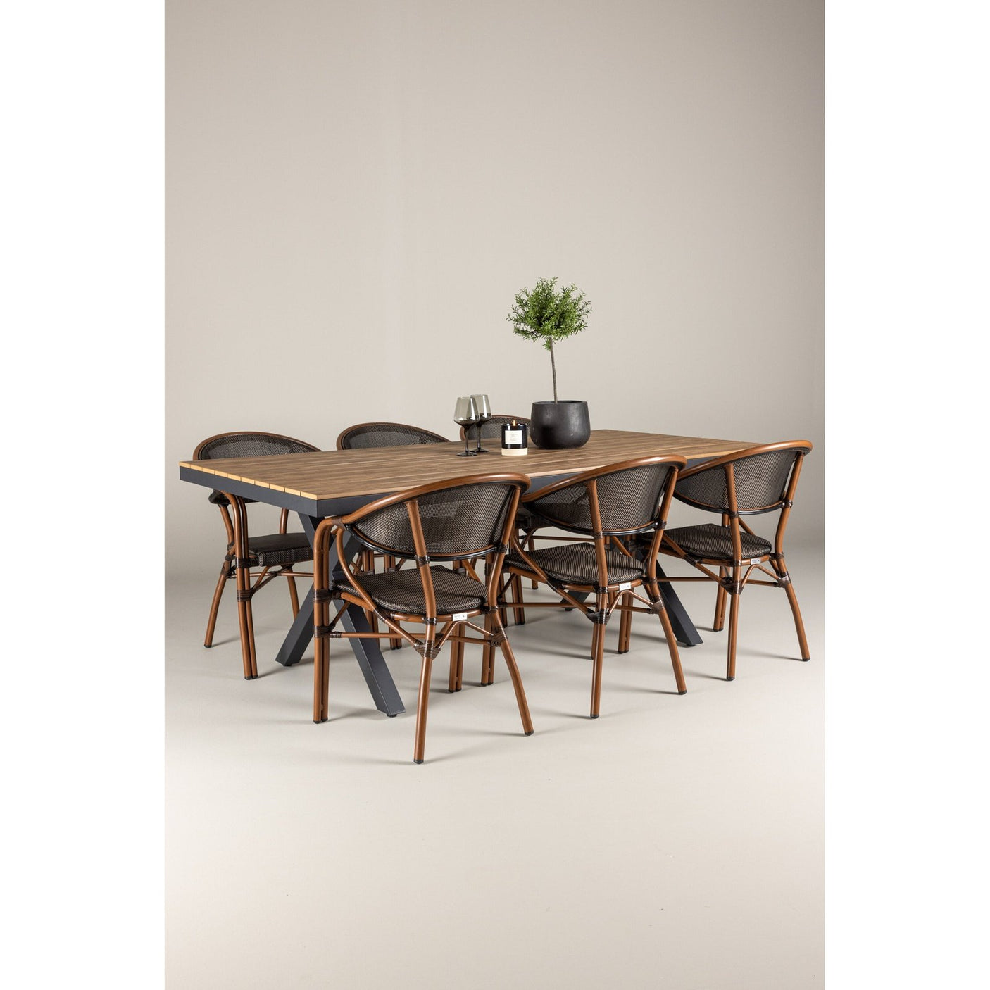 Garcia Spisebord 100*200* + Vila Real Caféstol Venture Design Spisegruppe