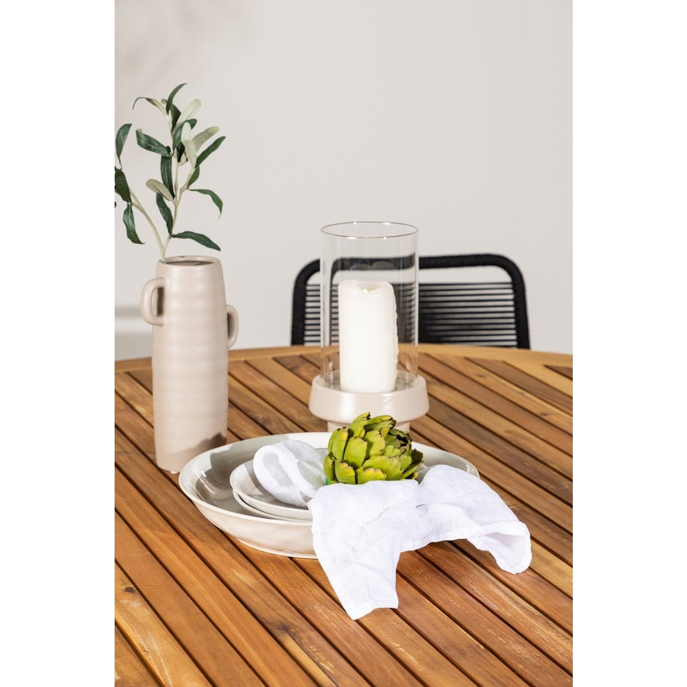 Tucumán spisebord Akasia ø120 + Lindos Venture Design Spisegruppe