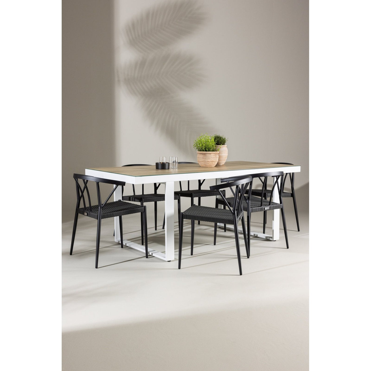 Merlo spisebord + Stina spisestoler / Venture Design Spisegruppe
