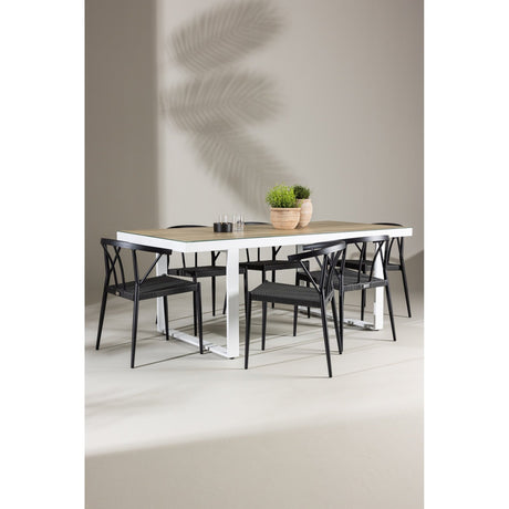 Merlo spisebord + Stina spisestoler / Venture Design Spisegruppe