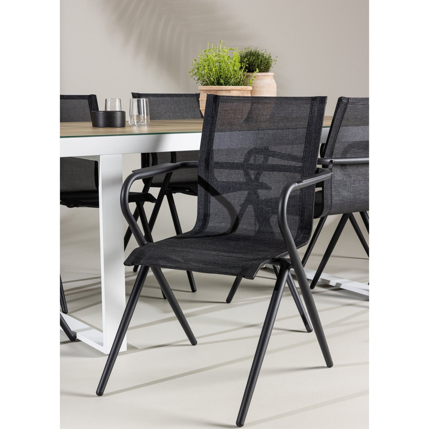 Merlo spisebord + Alina spisestoler Venture Design Spisegruppe