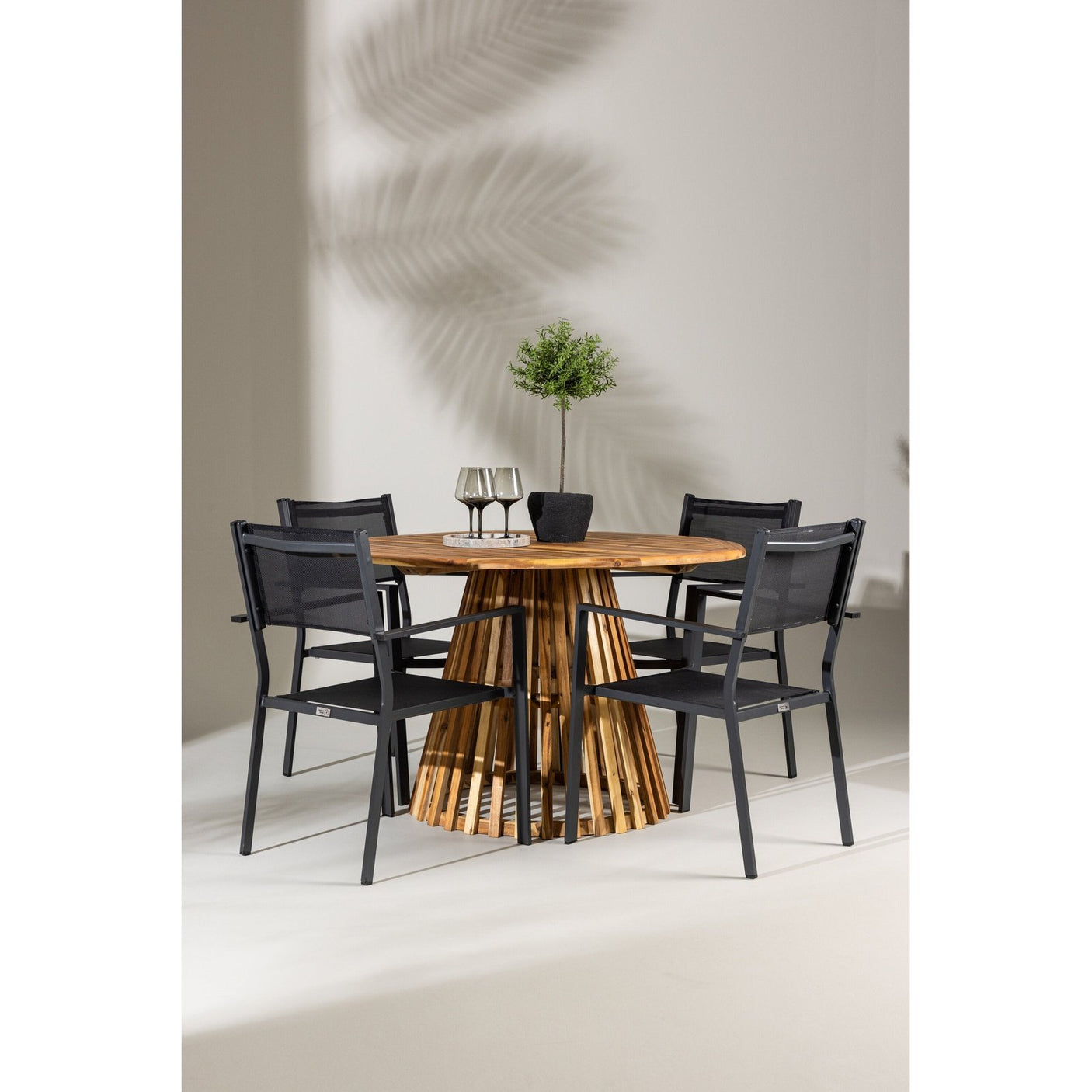 Lerret Spisebord Rundtø110**75 + Copacabana Venture Design Spisegruppe