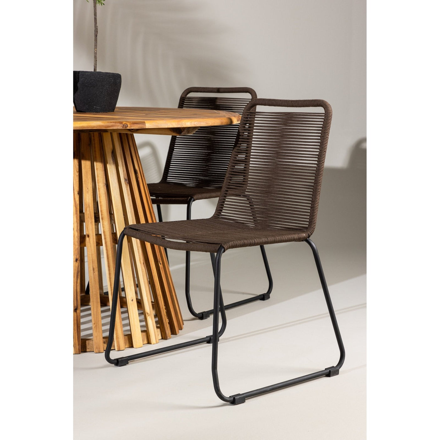 Lerret Spisebord Rundtø110**75 + Lindos spisestoler Venture Design Spisegruppe