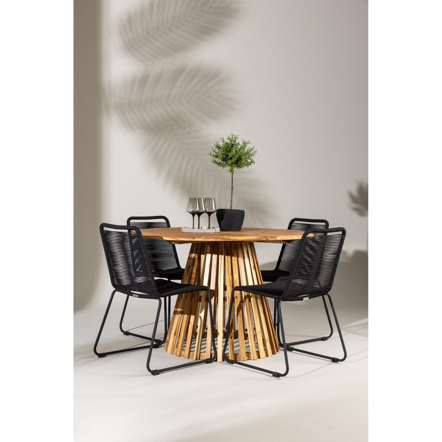 Lerret Spisebord Rundtø110**75 + Lindos Venture Design Spisegruppe