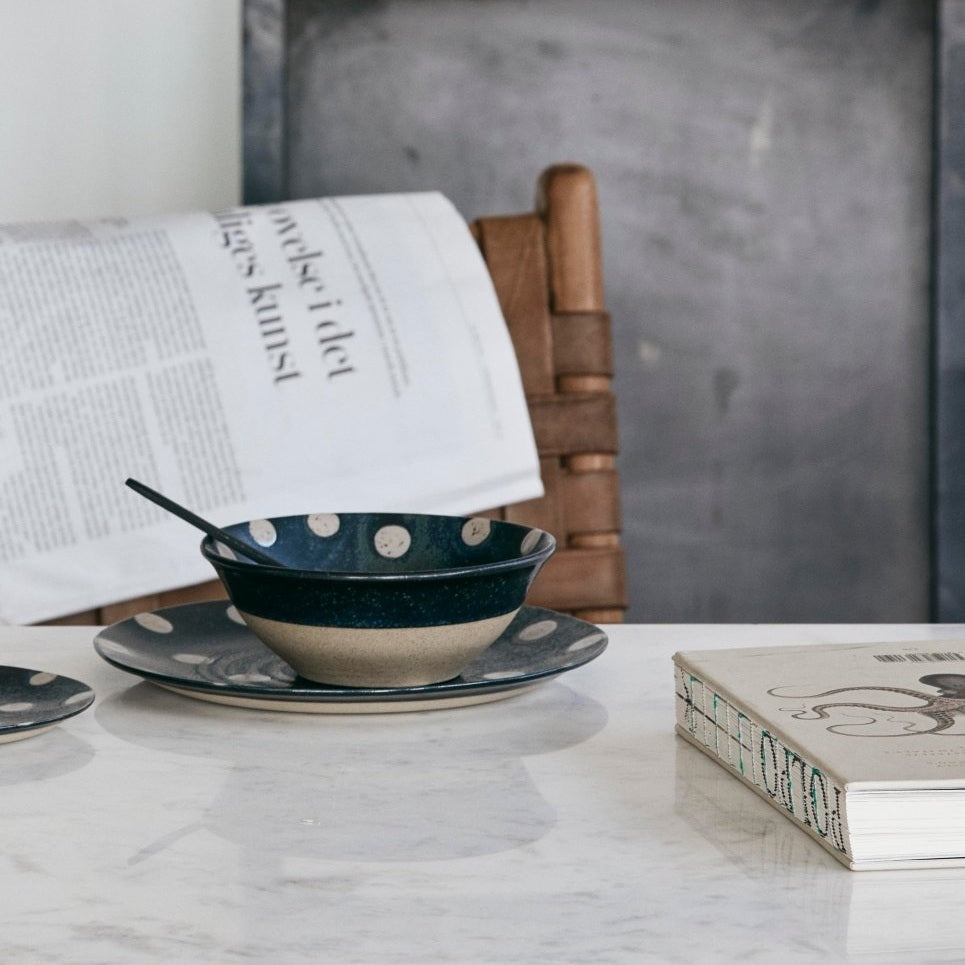 GRAINY Lunsjplaten i keramikk - ø21 cm - mørkblå/sand Nordal TABLEWARE