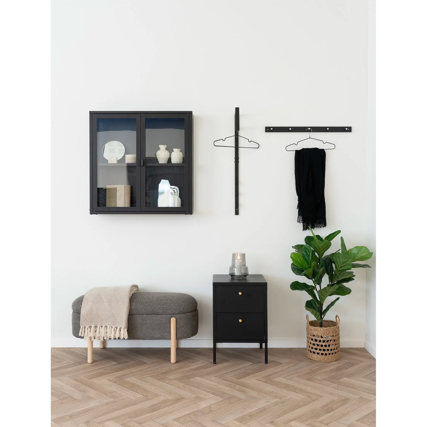 Brisbane hengende utstillingsskap House Nordic Vitrineskap