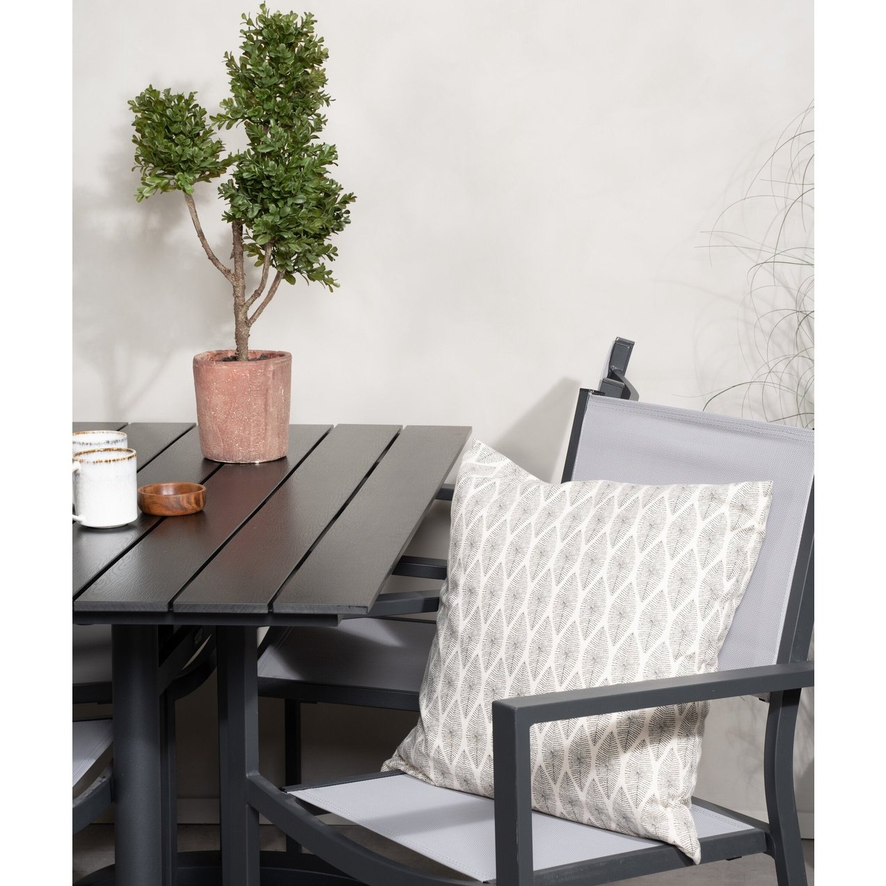 Denver Café Table 120*70 + Copacabana Lenestol Venture Design Spisegruppe