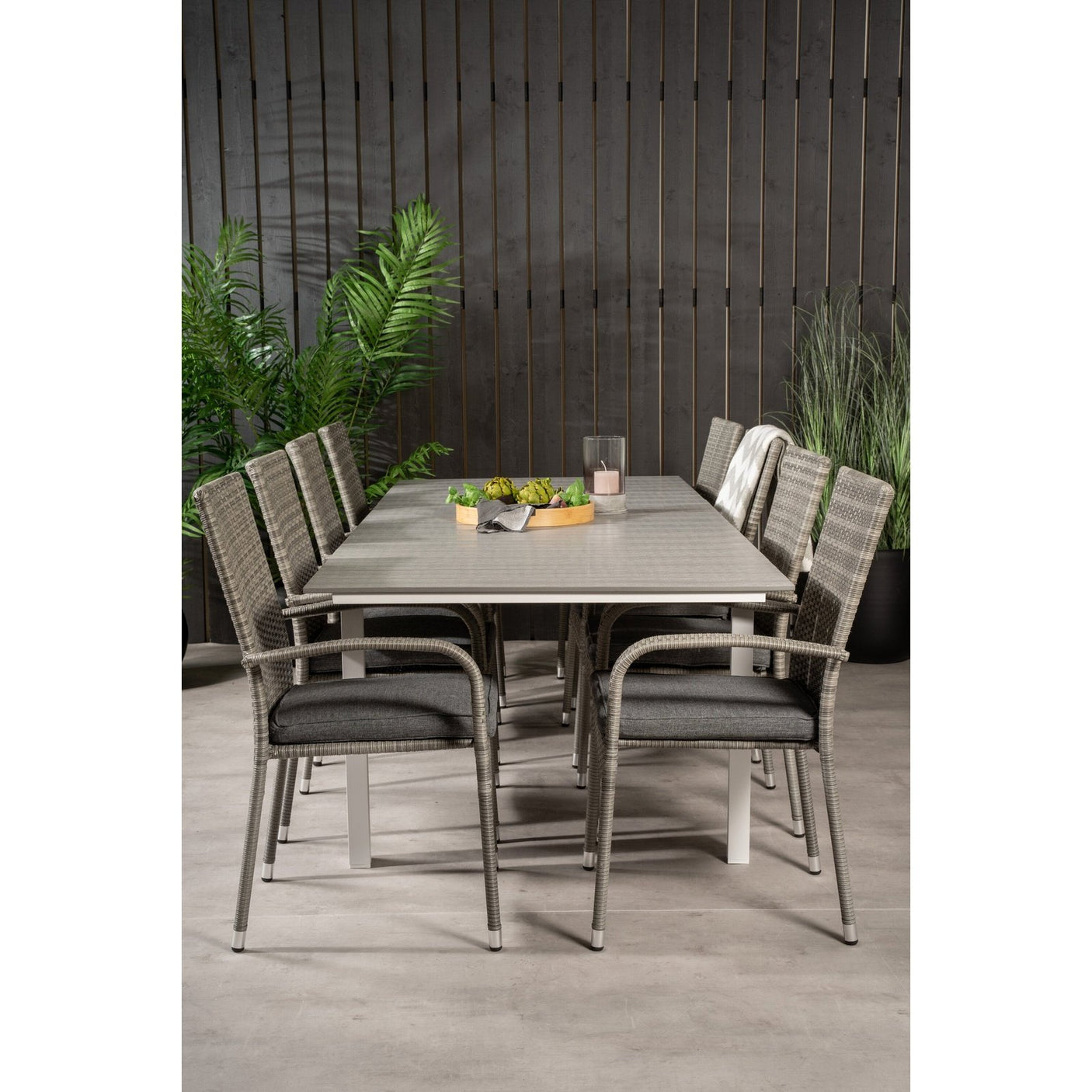 Levels bord 160/240 + Anna stoler Venture Design Spisegruppe