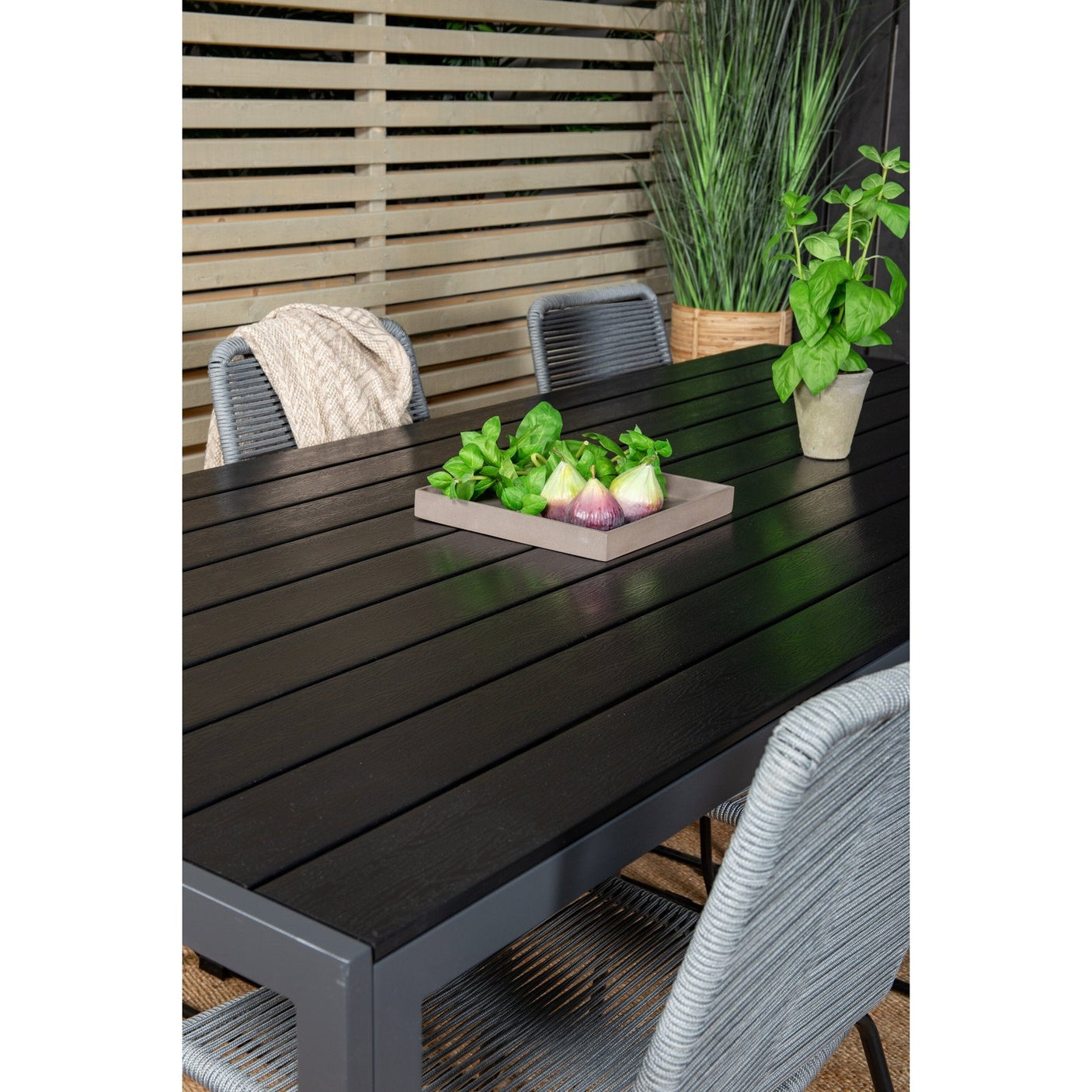 Break spisebord 205*90 + Lindos spisestoler Venture Design Spisegruppe