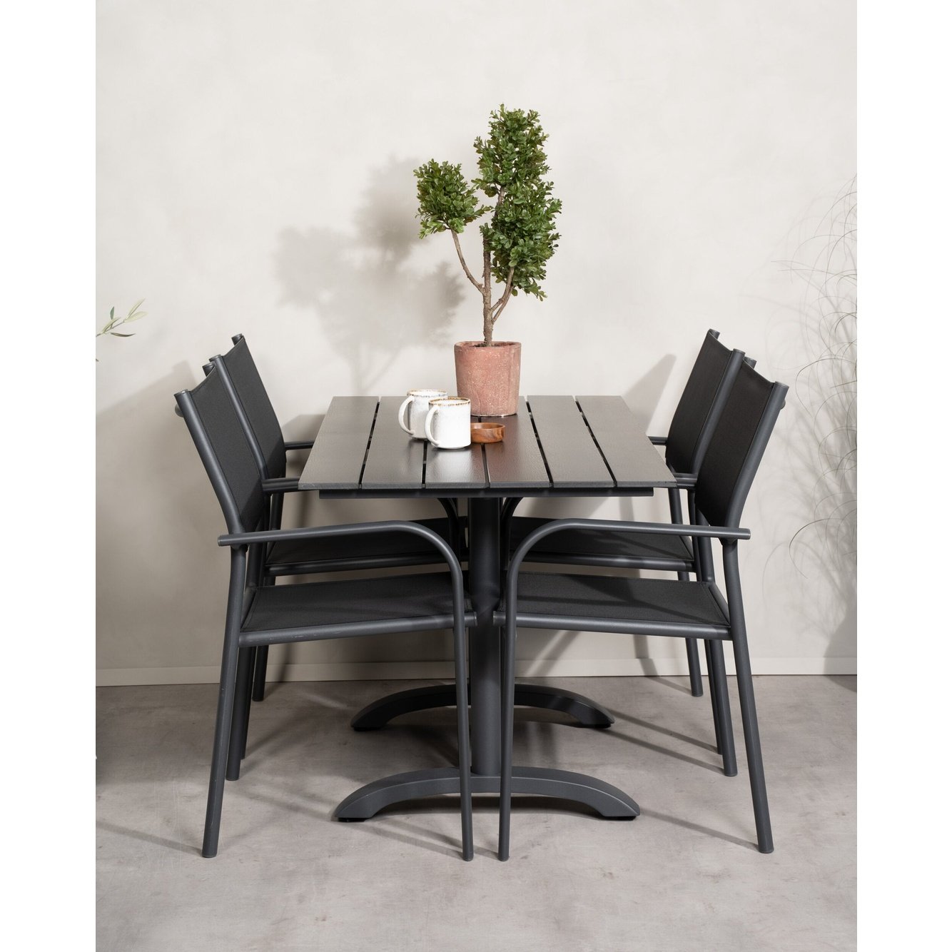 Denver Cafébord 120*70 + Santorini Armlenstol Venture Design Spisegruppe