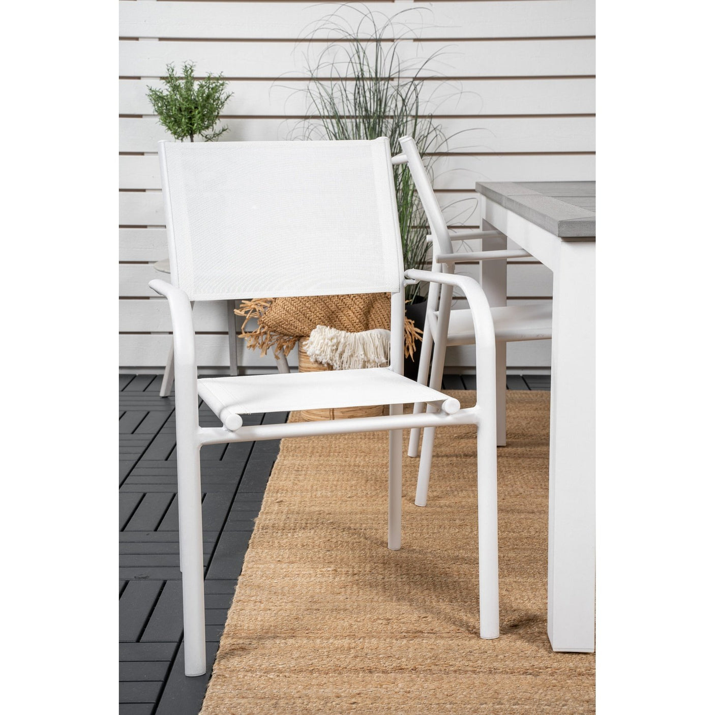 Albany Spisebord 152/210*90 + Santorini Armlenestol Venture Design Spisegruppe