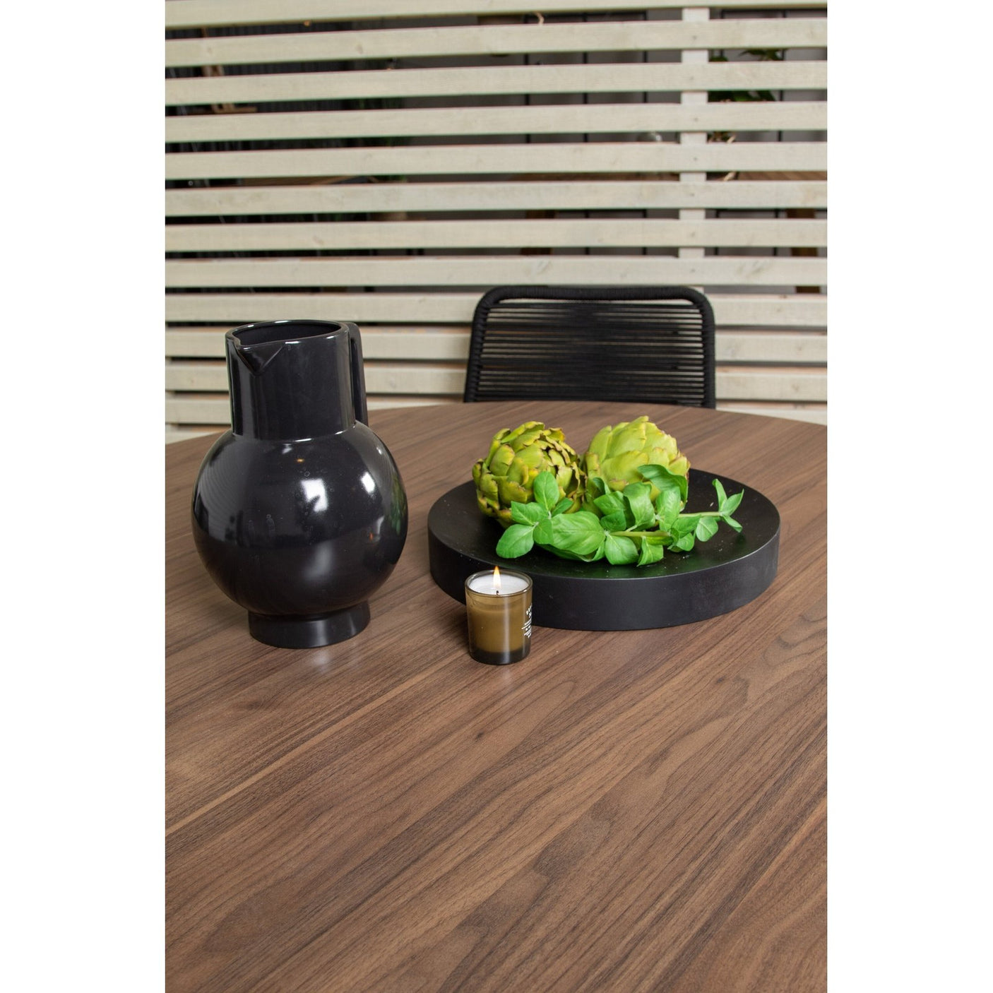 Lama Rundt Spisebord 140 + Lindos Lenestol Venture Design Spisegruppe