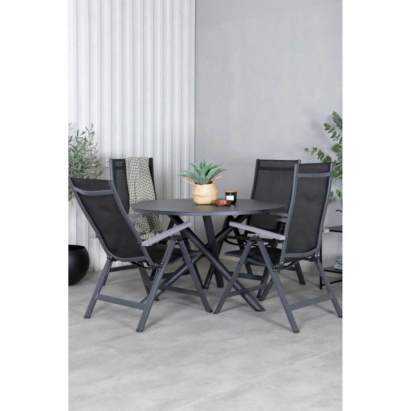 Alma Spisebord ø120cm + Albany Light Venture Design Spisegruppe