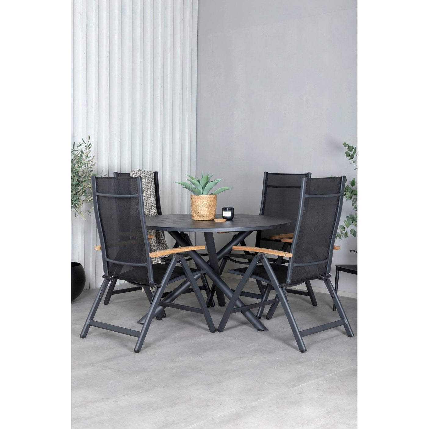 Alma spisebord ø120cm + Panama Light Stol Venture Design Spisegruppe