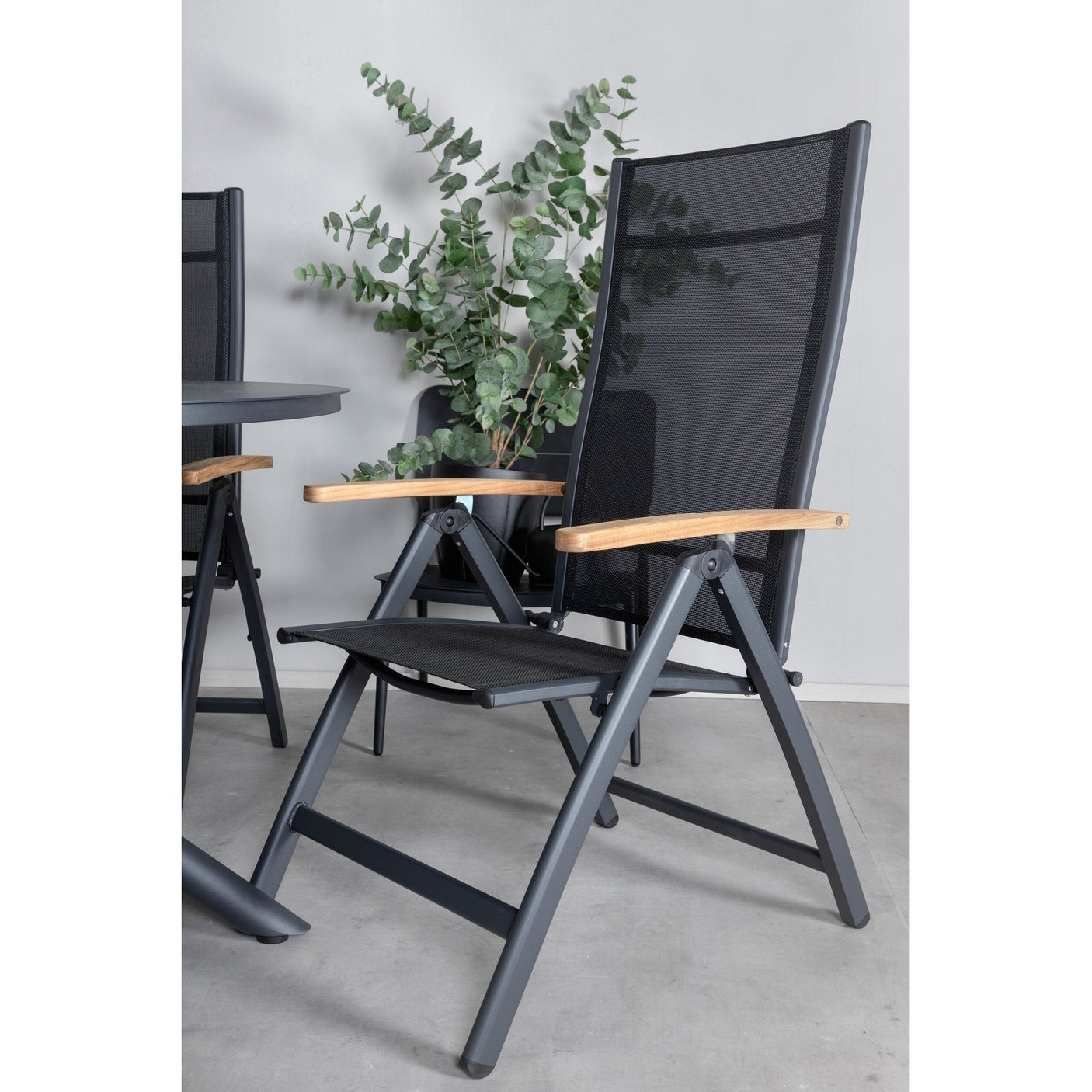 Alma spisebord ø120cm + Panama Light Stol Venture Design Spisegruppe