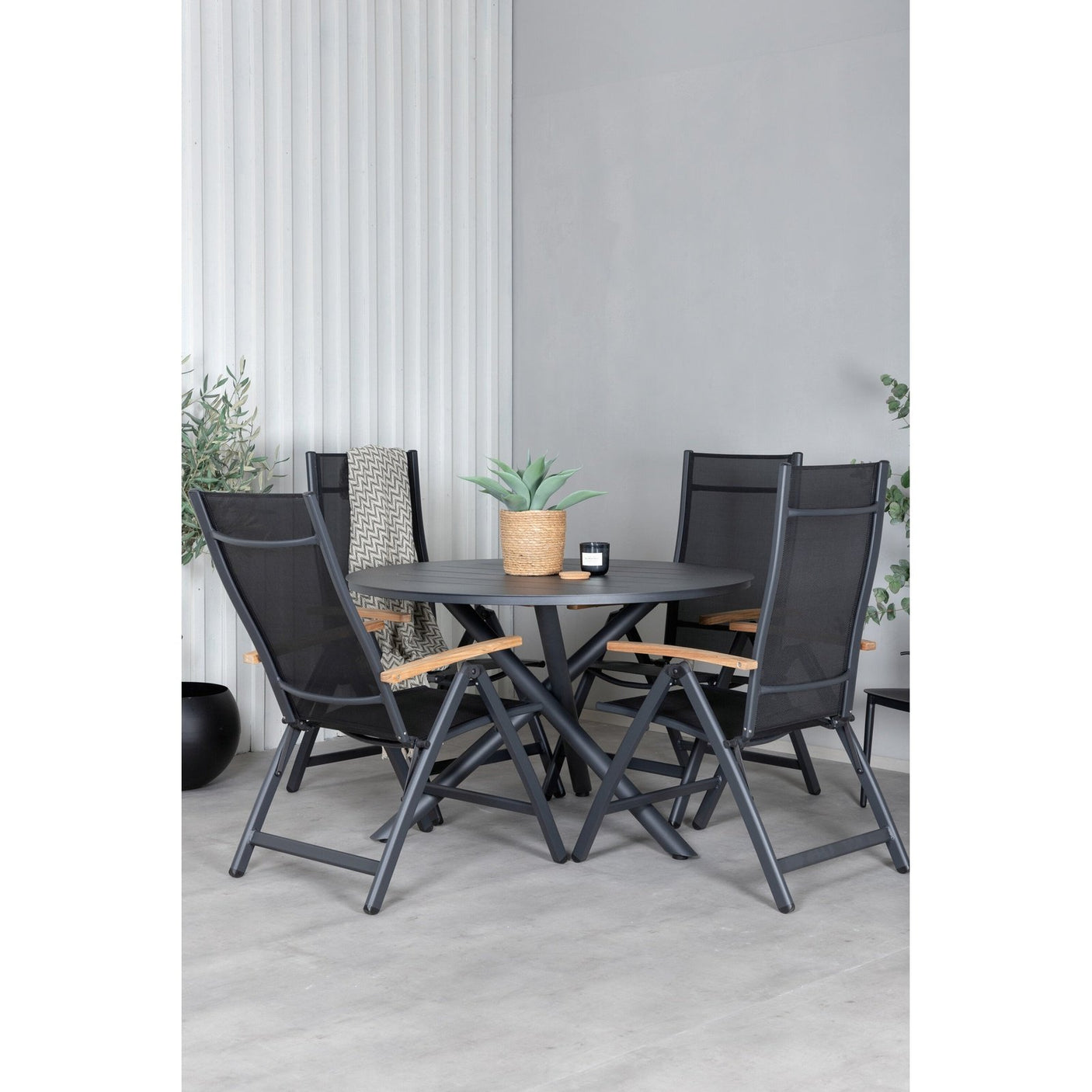 Alma spisebord ø120cm + Panama Light Stol Venture Design Spisegruppe