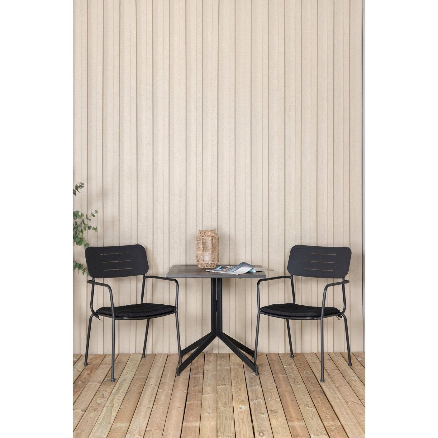 Way kafébord 70*70 + Nicke spisestoler m. armlene Venture Design Spisegruppe