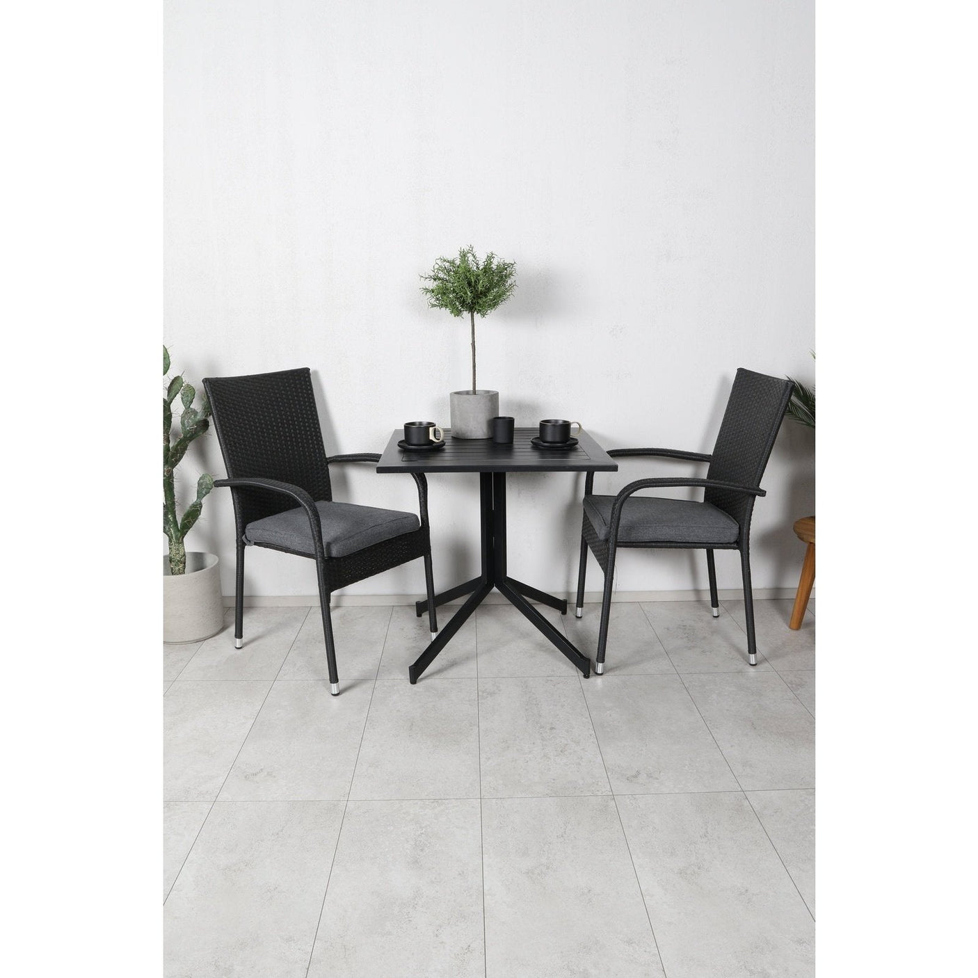 Way café bord 70*70 + Anna stol Venture Design Spisegruppe