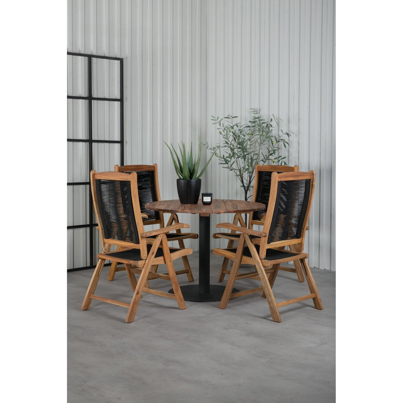 Cot spisebord ø100cm + Peter stoler Venture Design Spisegruppe