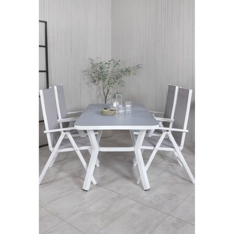 Virya Spisebord lite bord + Break stoler Venture Design Spisegruppe