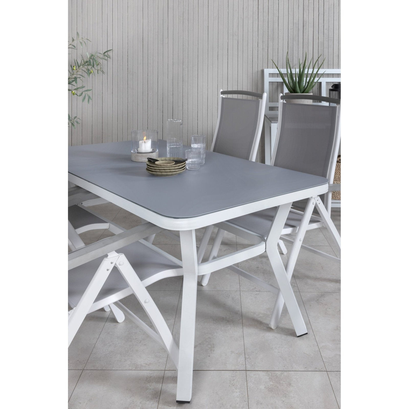 Virya spisebord lite bord + Albany stol Venture Design Spisegruppe
