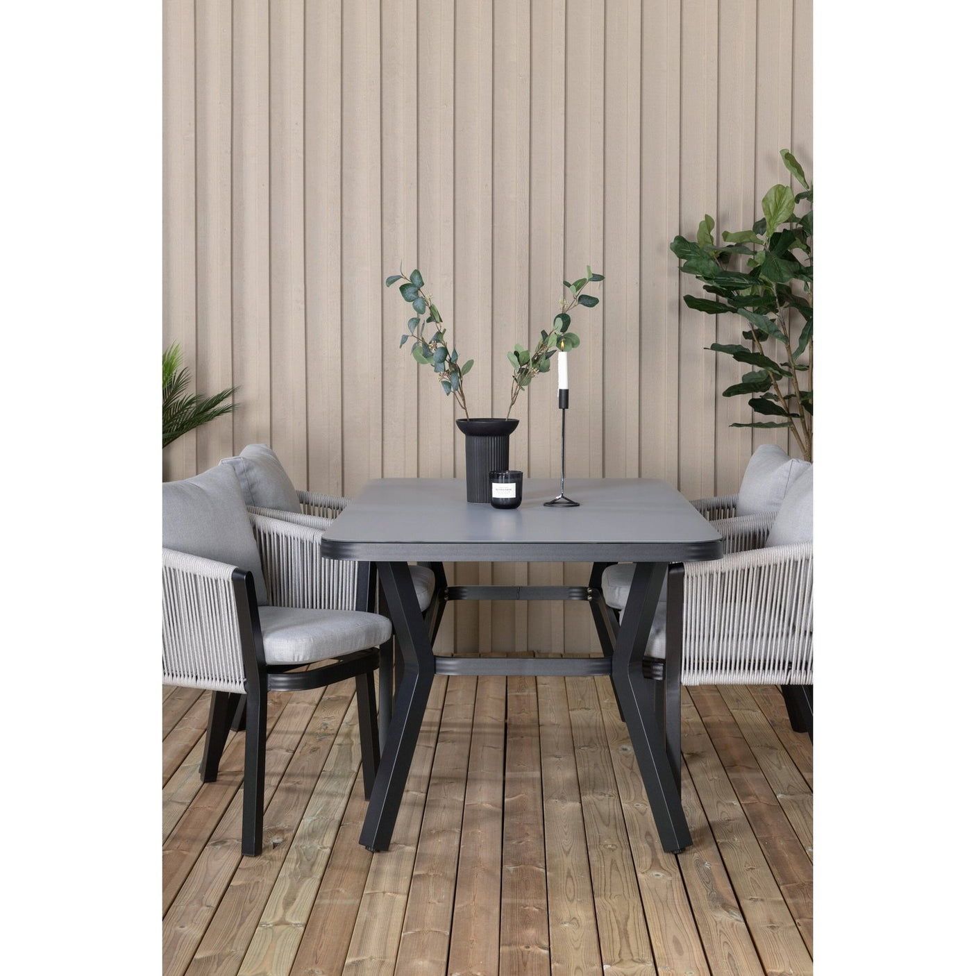 Virya spisebord + Virya spisestoler Venture Design Spisegruppe