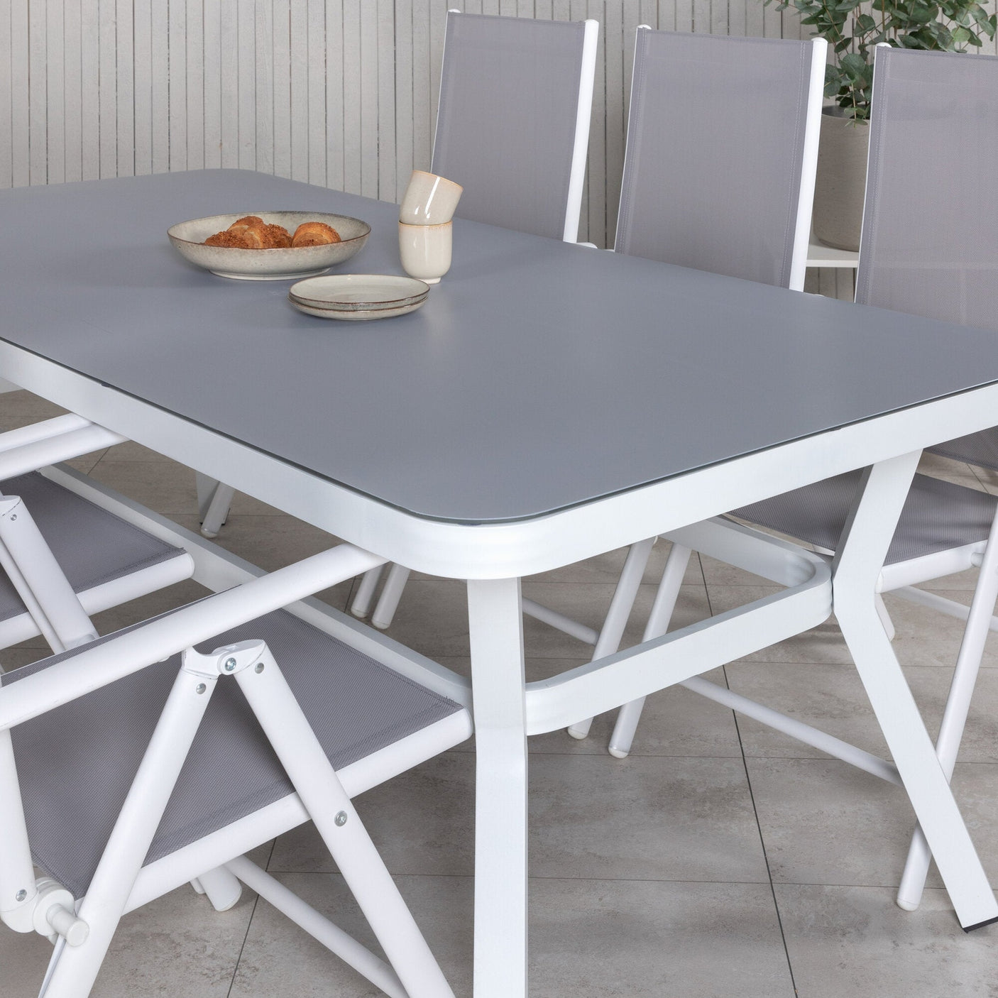 Virya spisebord stort bord + Break stol Venture Design Spisegruppe