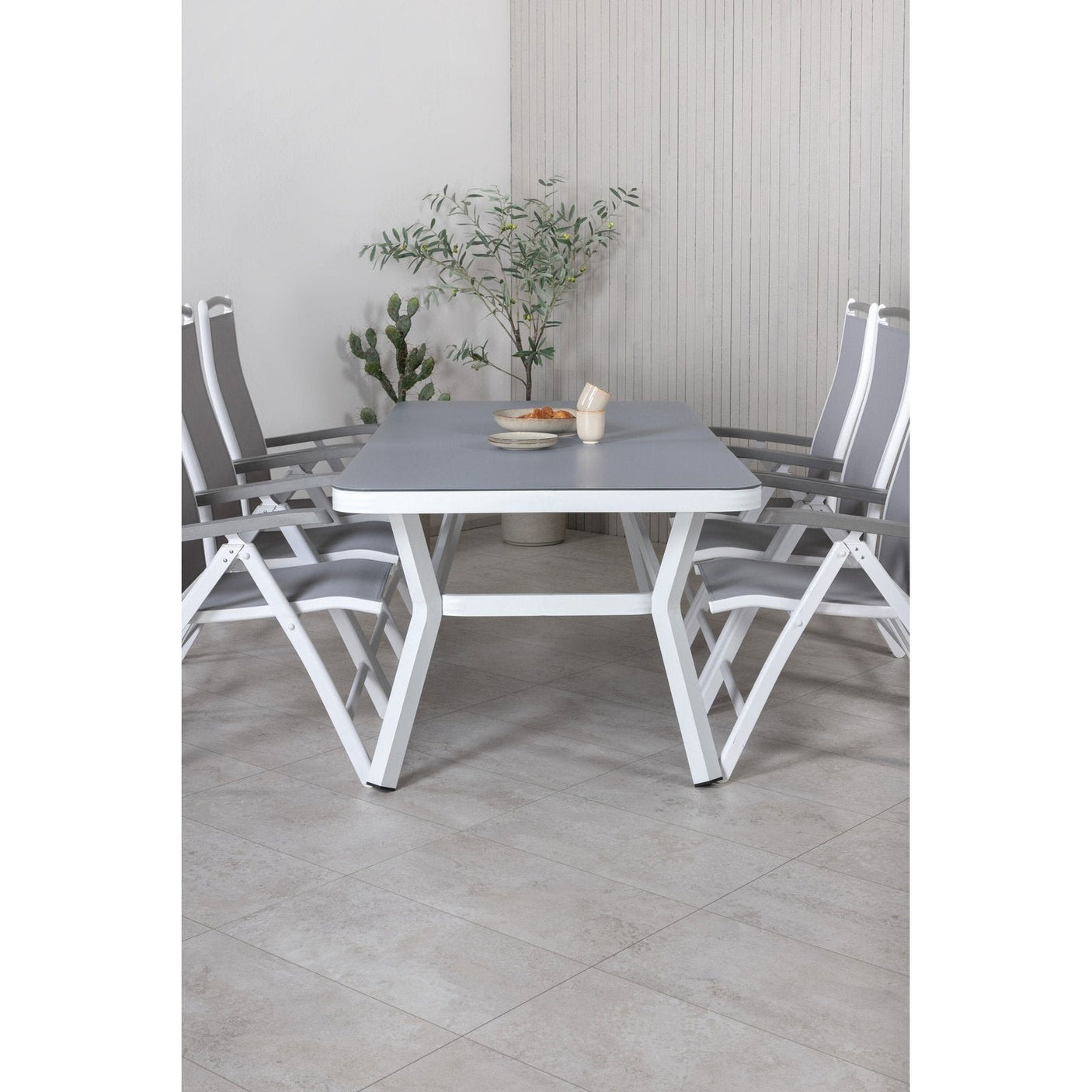 Virya spisebord stort bord + Albany stol Venture Design Spisegruppe
