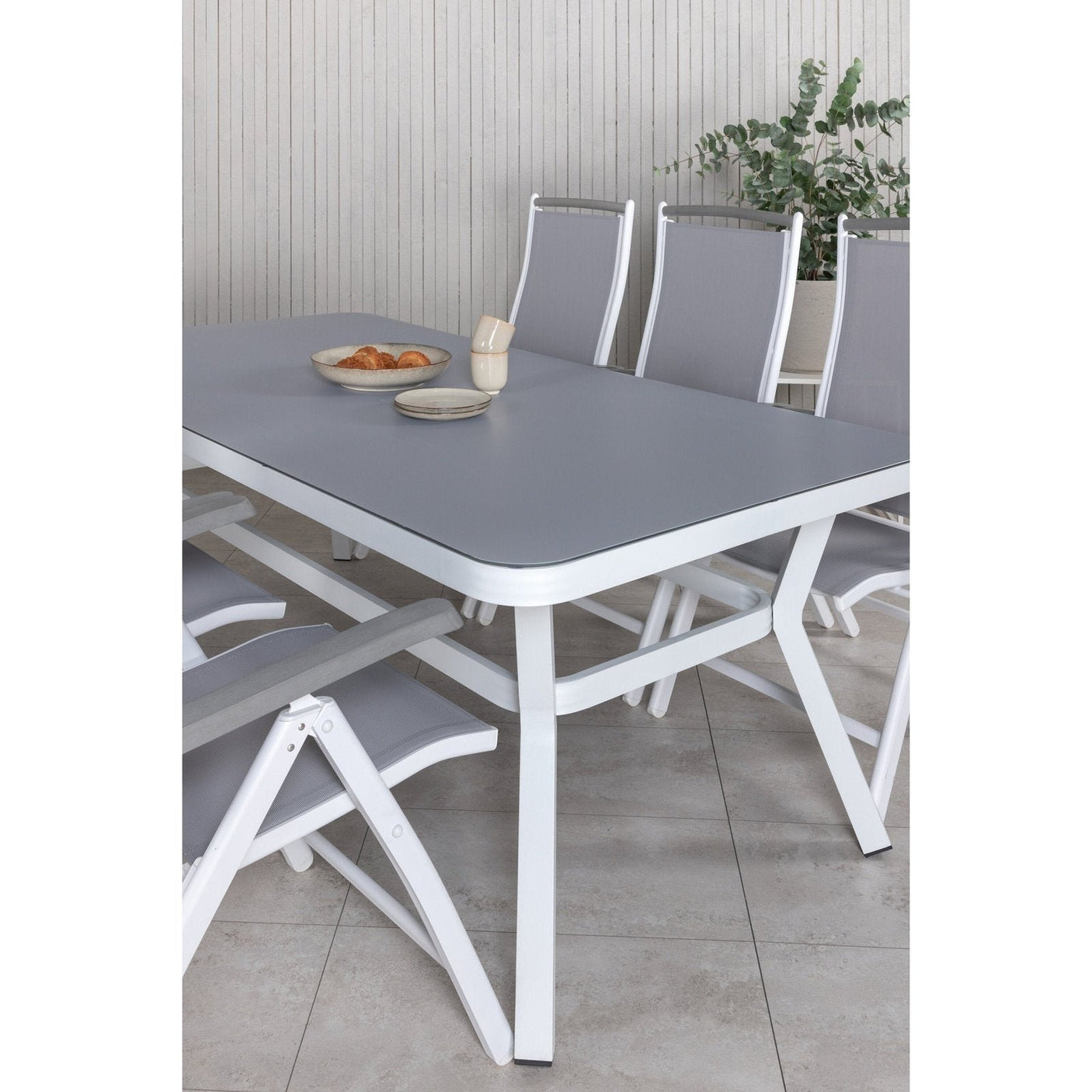 Virya spisebord stort bord + Albany stol Venture Design Spisegruppe