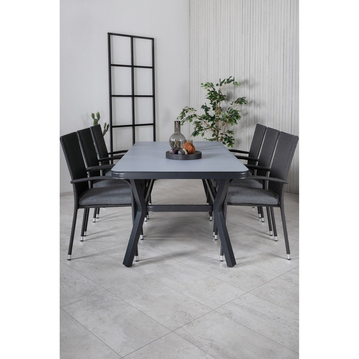 Virya spisebord + Anna stol Venture Design Spisegruppe