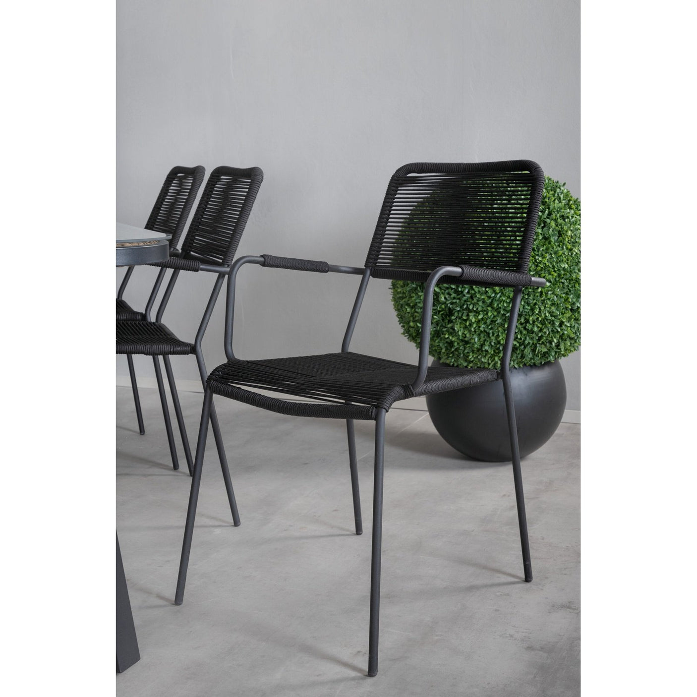 Paola spisebord 200*100 + Lindos lenestol Venture Design Spisegruppe