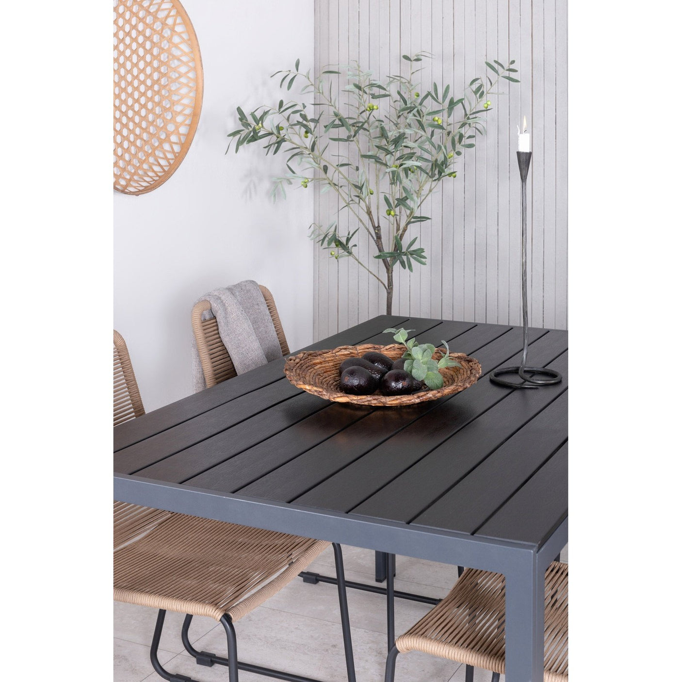 Pausebord 150*90 + Lindos Venture Design Spisegruppe