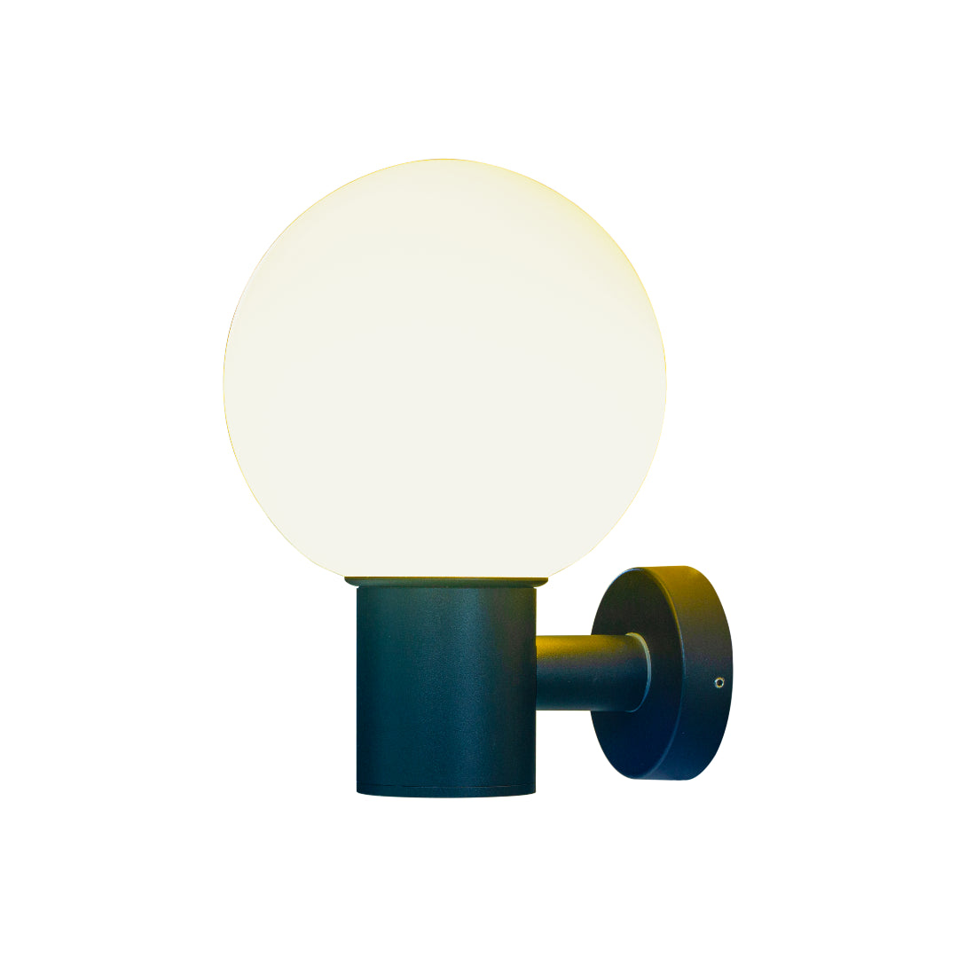 SALTVIK vegglampe ute Aneta Vegglampe