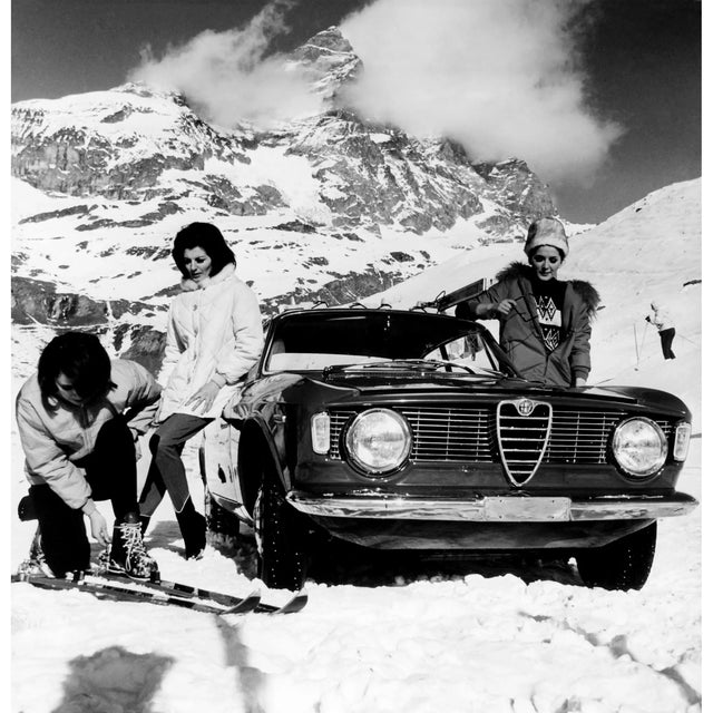Glass picture Alfa Romeo winter girls and ski Homefactory